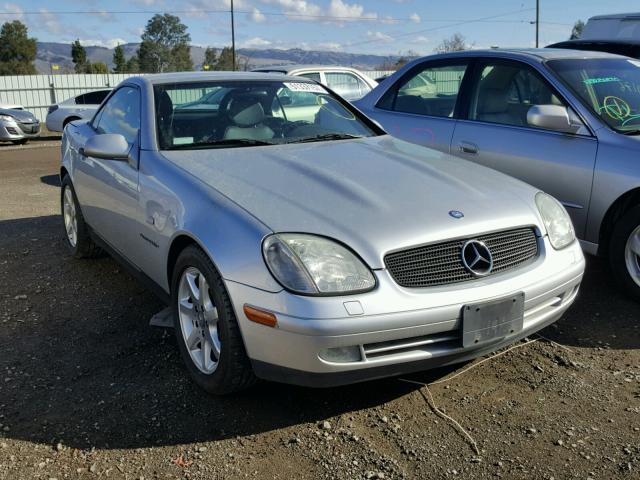 WDBKK47F6WF049857 - 1998 MERCEDES-BENZ SLK 230 KO SILVER photo 1