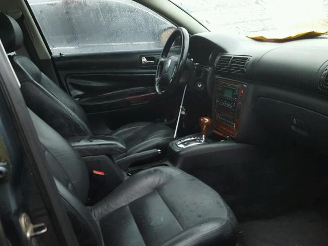 WVWRH63B14P049298 - 2004 VOLKSWAGEN PASSAT GLX GRAY photo 5