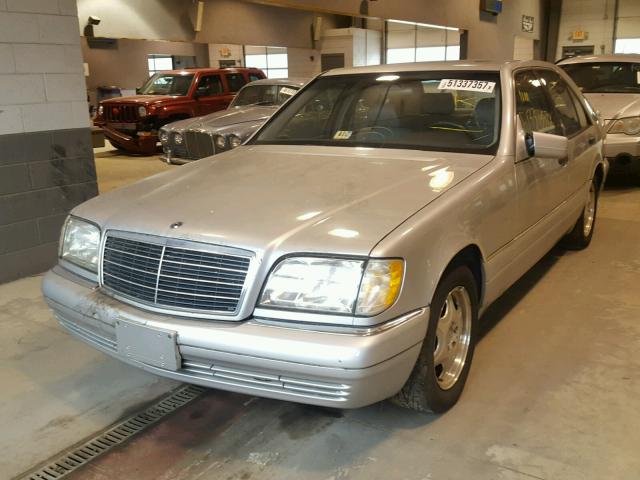 WDBGA32GXXA412890 - 1999 MERCEDES-BENZ S 320W SILVER photo 2