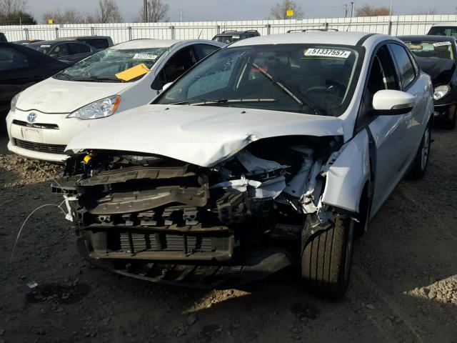 1FADP3F29GL322027 - 2016 FORD FOCUS SE WHITE photo 2