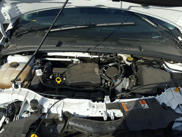 1FADP3F29GL322027 - 2016 FORD FOCUS SE WHITE photo 7