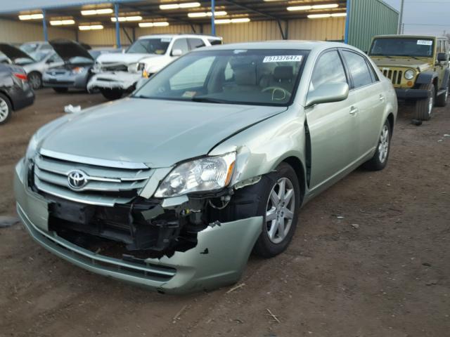 4T1BK36B46U062463 - 2006 TOYOTA AVALON XL GREEN photo 2