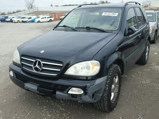 4JGAB75E22A315399 - 2002 MERCEDES-BENZ ML 500 BLACK photo 2