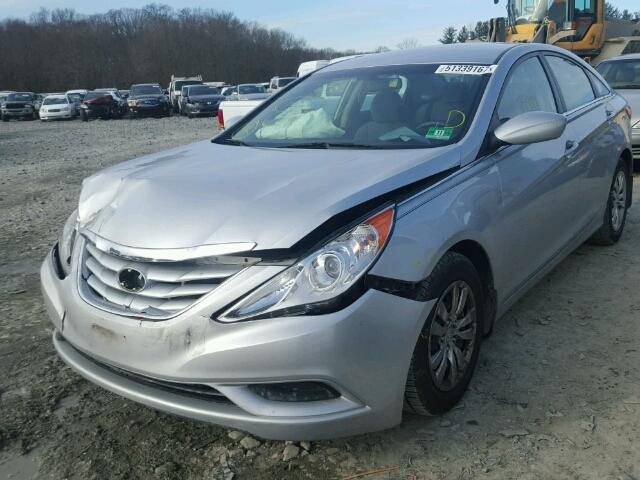 5NPEB4AC6BH181224 - 2011 HYUNDAI SONATA GLS SILVER photo 2