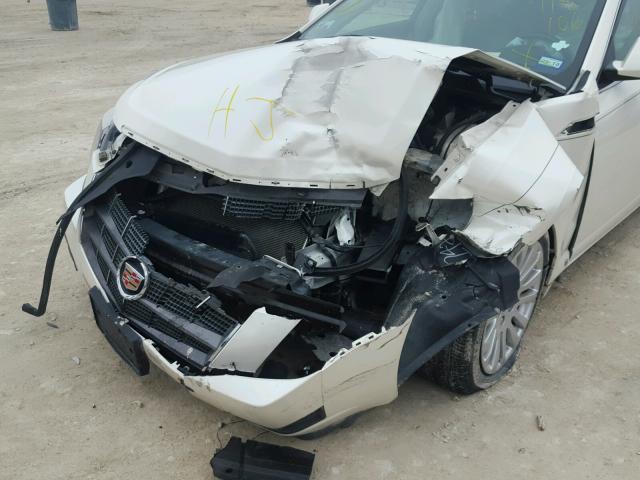 1G6DM577680118106 - 2008 CADILLAC CTS WHITE photo 9