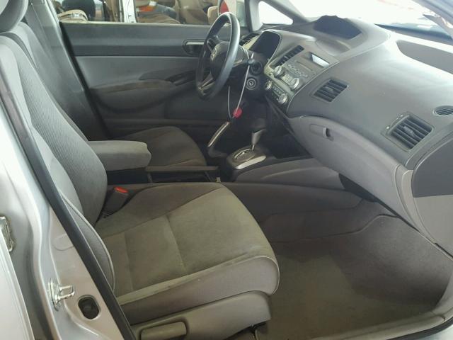 2HGFA16529H547474 - 2009 HONDA CIVIC LX SILVER photo 5