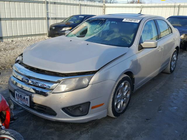 3FAHP0HA5AR344815 - 2010 FORD FUSION SE SILVER photo 2