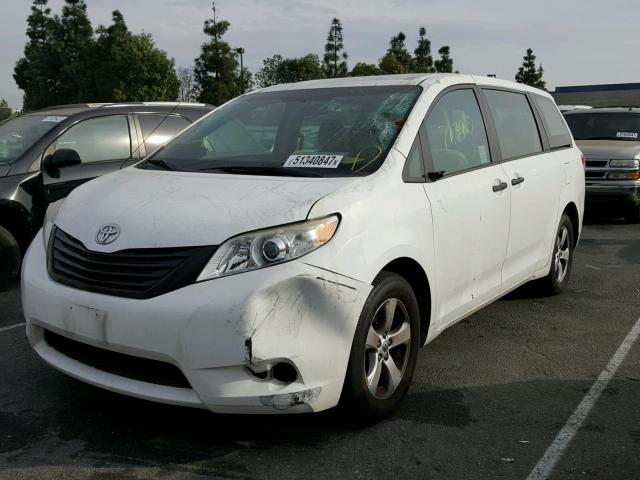 5TDKA3DC8BS008987 - 2011 TOYOTA SIENNA BAS WHITE photo 2