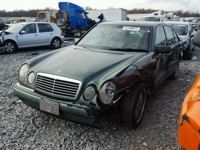 WDBJF55F9TJ007443 - 1996 MERCEDES-BENZ E 320 GREEN photo 2