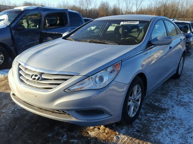 5NPEB4AC4BH238343 - 2011 HYUNDAI SONATA GLS SILVER photo 2