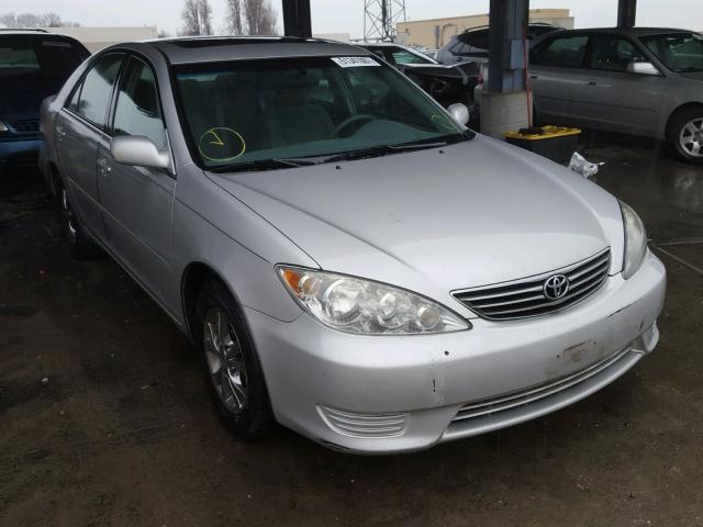 4T1BF32K25U097172 - 2005 TOYOTA CAMRY LE ვერცხლისფერი ფოტო 1