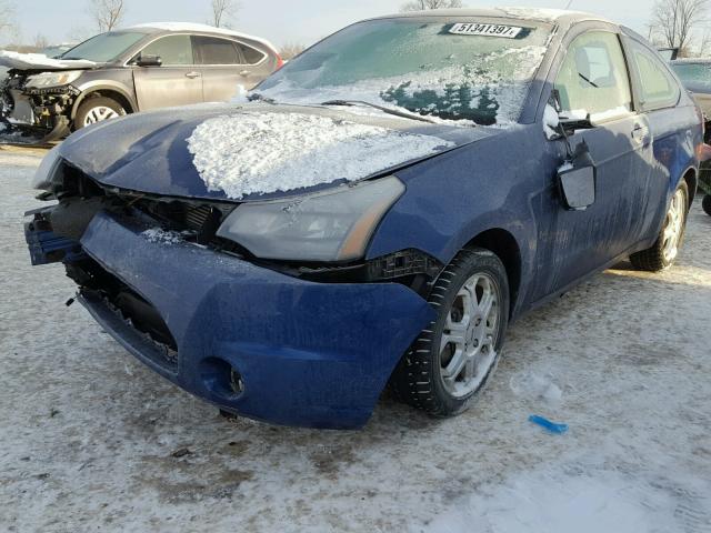 1FAHP32N49W253010 - 2009 FORD FOCUS SE BLUE photo 2