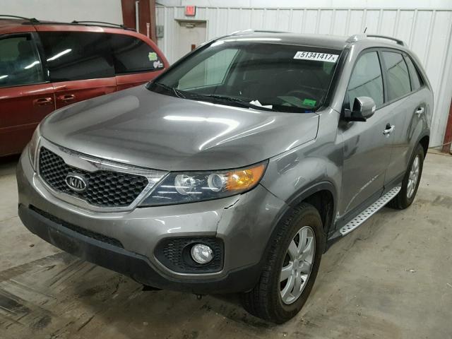 5XYKT3A11BG164279 - 2011 KIA SORENTO BA CHARCOAL photo 2