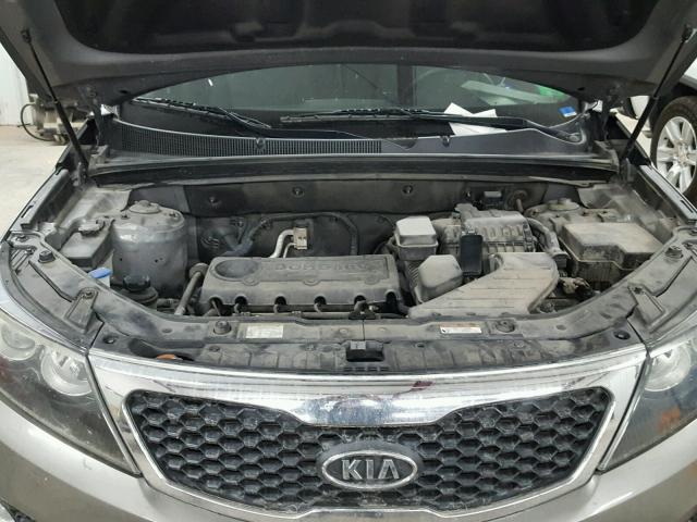 5XYKT3A11BG164279 - 2011 KIA SORENTO BA CHARCOAL photo 7