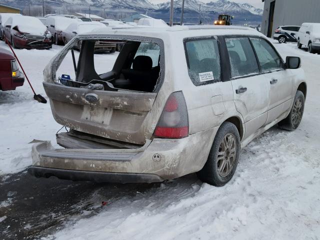 JF1SG66668H707173 - 2008 SUBARU FORESTER S WHITE photo 4