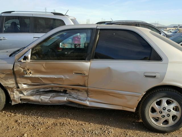 JT2BF22K5Y0256687 - 2000 TOYOTA CAMRY CE GOLD photo 9