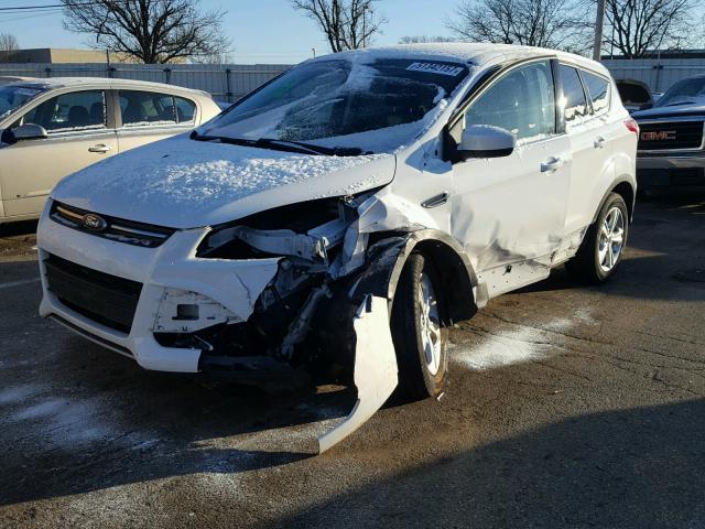 1FMCU9GX1GUB16718 - 2016 FORD ESCAPE SE WHITE photo 2