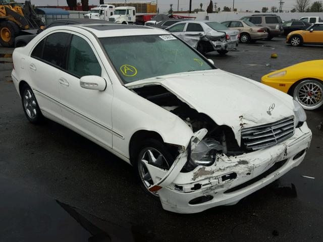 WDBRF61J63A476105 - 2003 MERCEDES-BENZ C 240 WHITE photo 1