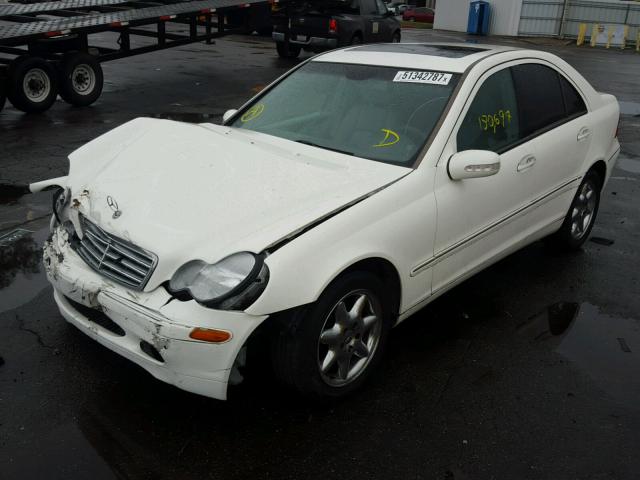 WDBRF61J63A476105 - 2003 MERCEDES-BENZ C 240 WHITE photo 2