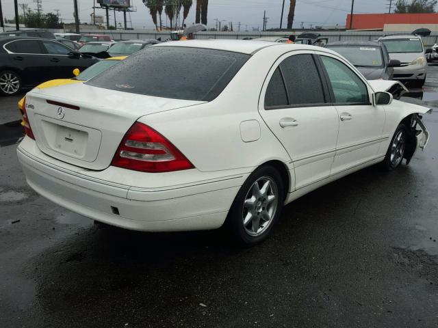 WDBRF61J63A476105 - 2003 MERCEDES-BENZ C 240 WHITE photo 4