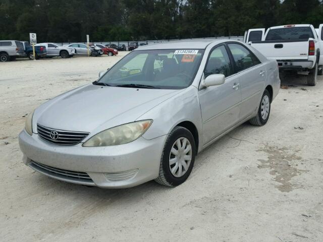 4T1BE32K75U987718 - 2005 TOYOTA CAMRY LE SILVER photo 2