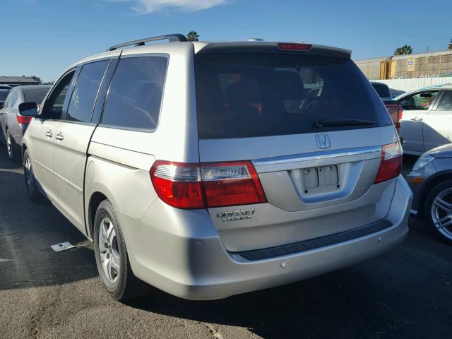 5FNRL388X6B018655 - 2006 HONDA ODYSSEY TO SILVER photo 3