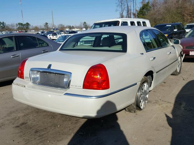 1LNHM82V07Y620711 - 2007 LINCOLN TOWN CAR S WHITE photo 4