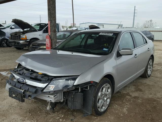 3FAHP0HA2AR388268 - 2010 FORD FUSION SE SILVER photo 2