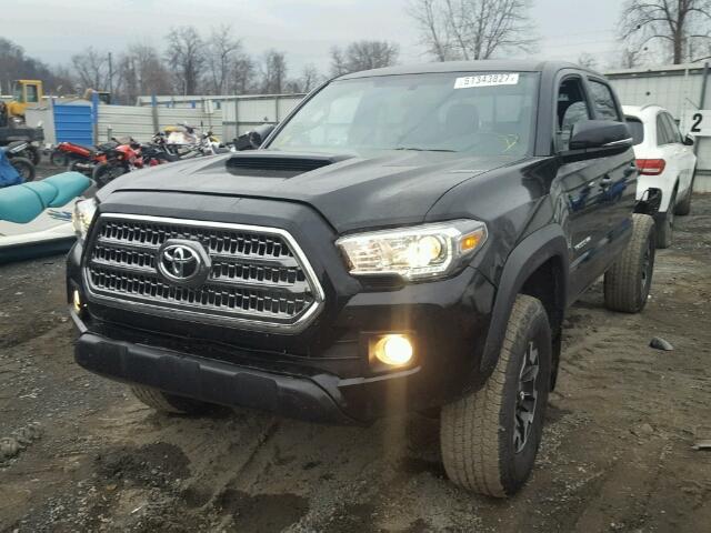 5TFCZ5AN7HX054103 - 2017 TOYOTA TACOMA DOU BLACK photo 2