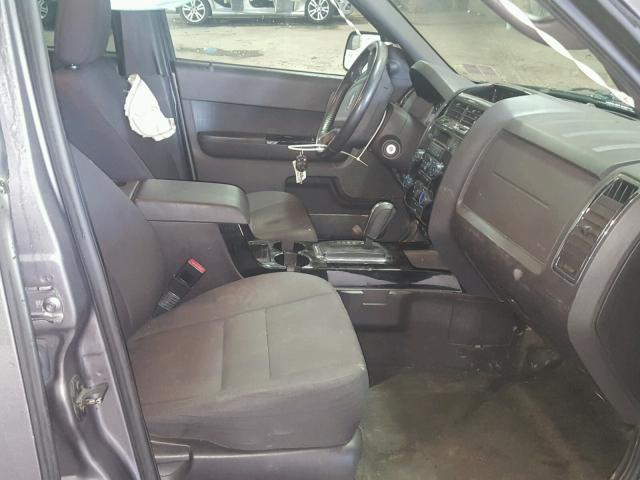 1FMCU9DG1CKC03738 - 2012 FORD ESCAPE XLT GRAY photo 5