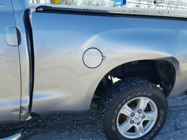 5TFUW5F19AX109434 - 2010 TOYOTA TUNDRA DOU SILVER photo 9