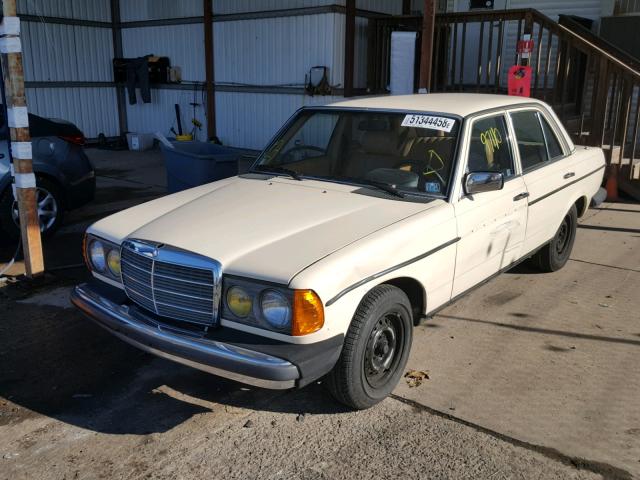 WDBAB23A6CB325211 - 1982 MERCEDES-BENZ 240 D BEIGE photo 2