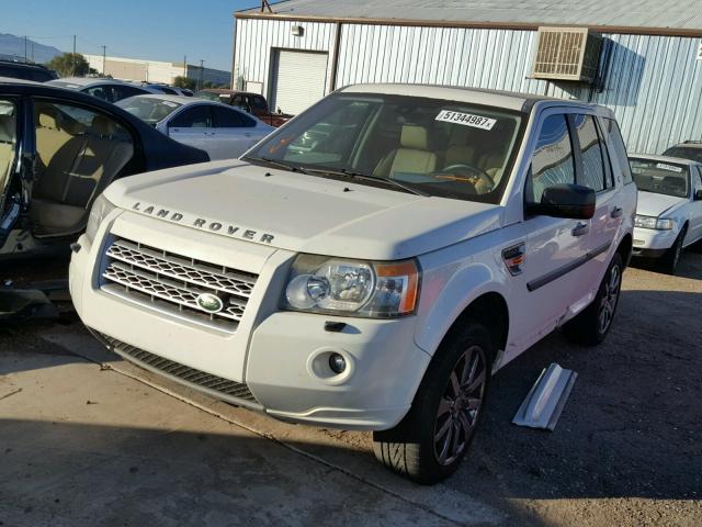 SALFR24N08H066278 - 2008 LAND ROVER LR2 HSE WHITE photo 2