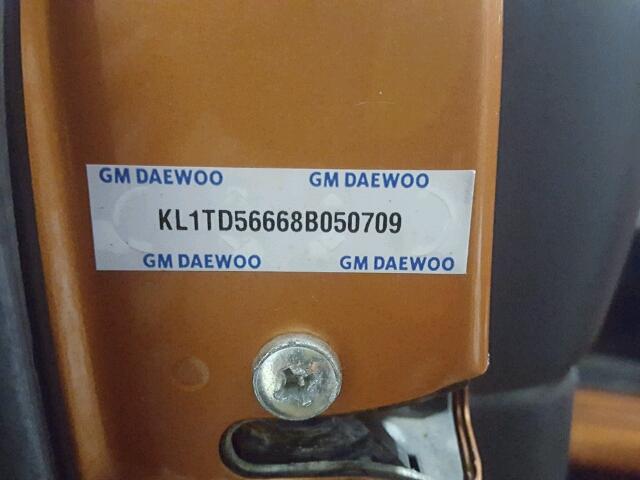 KL1TD56668B050709 - 2008 CHEVROLET AVEO BASE ORANGE photo 10