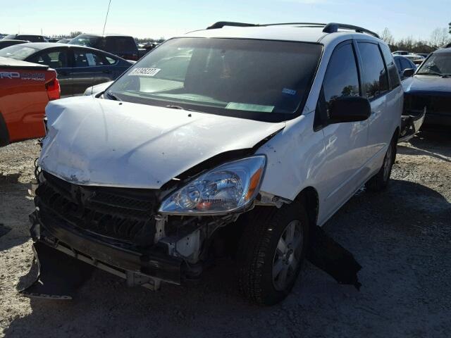 5TDZA23C75S252726 - 2005 TOYOTA SIENNA CE WHITE photo 2