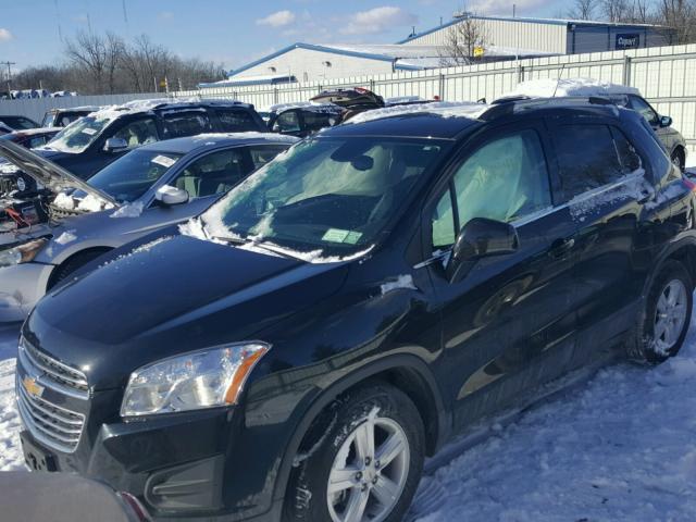 KL7CJLSB7GB735290 - 2016 CHEVROLET TRAX 1LT BLACK photo 2