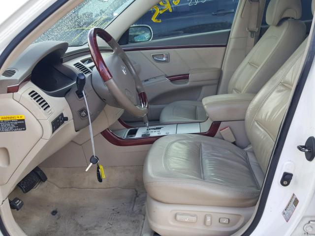 KMHFC46F36A115145 - 2006 HYUNDAI AZERA SE WHITE photo 5