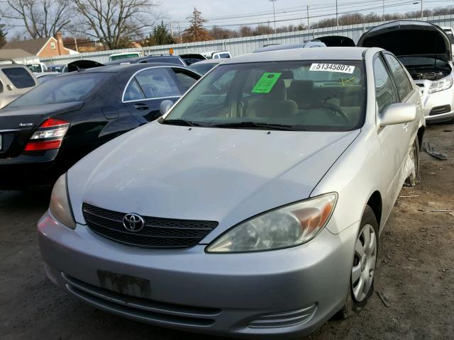 4T1BE30K83U192094 - 2003 TOYOTA CAMRY LE SILVER photo 2