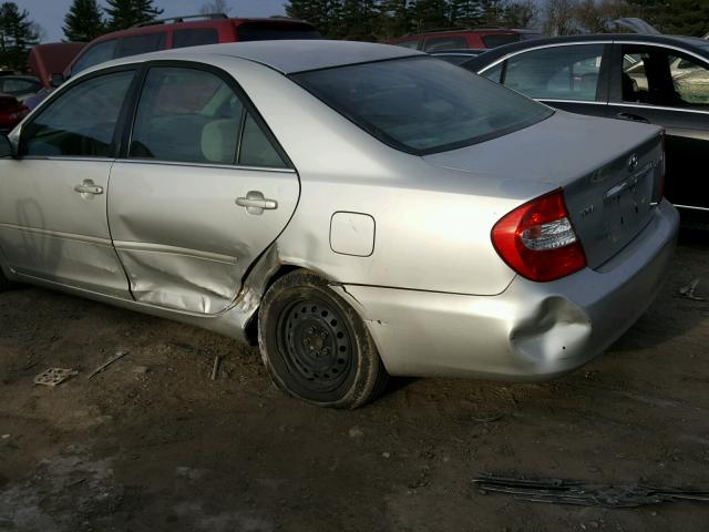 4T1BE30K83U192094 - 2003 TOYOTA CAMRY LE ვერცხლისფერი ფოტო 9