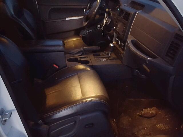 1J4PN3GK6AW158232 - 2010 JEEP LIBERTY RE WHITE photo 5