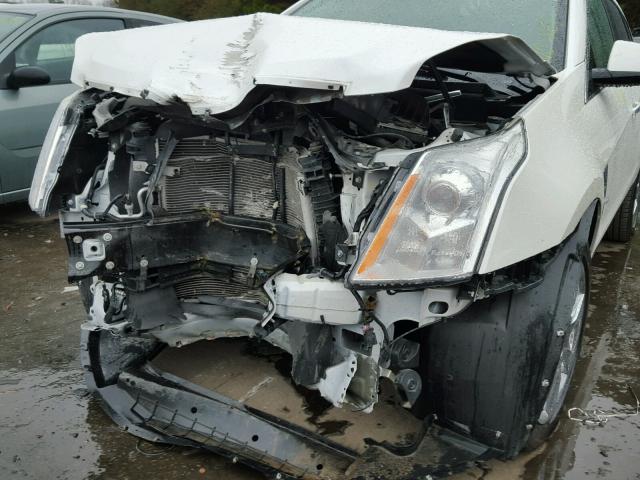 3GYFNBEYXBS517897 - 2011 CADILLAC SRX PERFOR WHITE photo 9