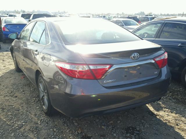 4T1BF1FK6FU476014 - 2015 TOYOTA CAMRY LE GRAY photo 3