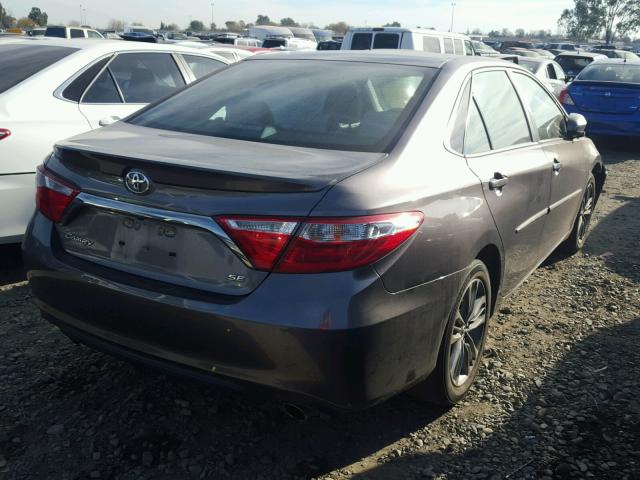 4T1BF1FK6FU476014 - 2015 TOYOTA CAMRY LE GRAY photo 4