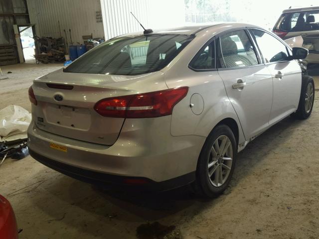 1FADP3F29FL327324 - 2015 FORD FOCUS SE SILVER photo 4