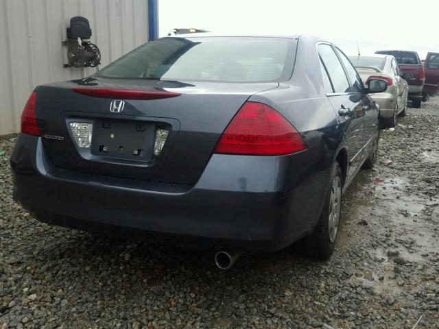 1HGCM564X7A001557 - 2007 HONDA ACCORD LX GRAY photo 4