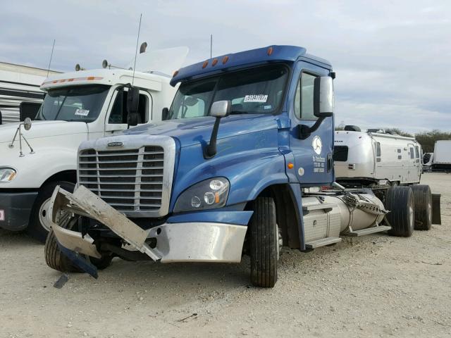 3AKJGED55GSHF5815 - 2016 FREIGHTLINER CASCADIA 1 BLUE photo 2