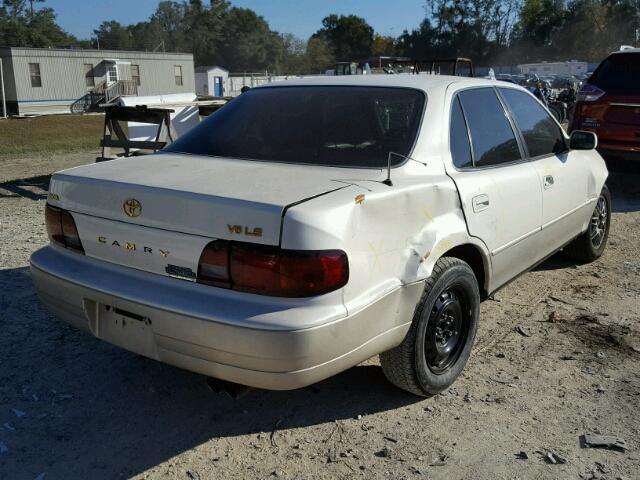 JT2BF12K0T0136590 - 1996 TOYOTA CAMRY LE WHITE photo 4
