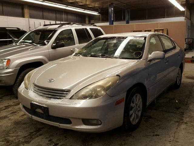 JTHBF30G925018443 - 2002 LEXUS ES 300 SILVER photo 2