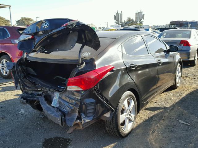 5NPDH4AE0DH422077 - 2013 HYUNDAI ELANTRA GL BLACK photo 4