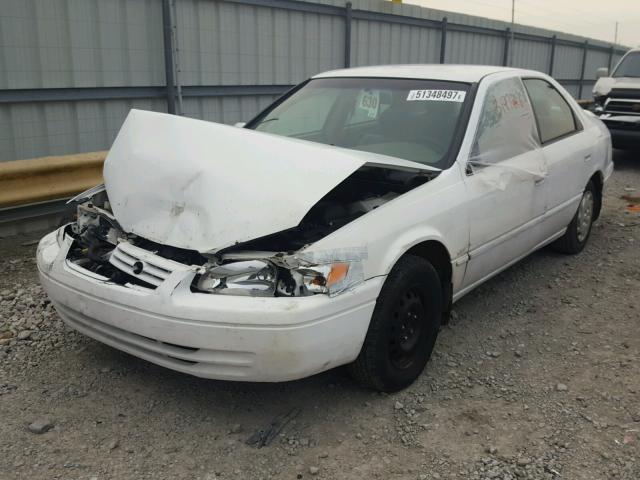 4T1BG22K7XU908703 - 1999 TOYOTA CAMRY CE WHITE photo 2